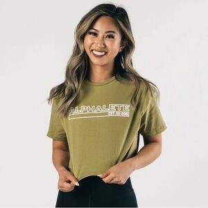 Alphalete Outlined Short Sleeve Crop Lifestyle T-Shirt - Green Tea - Small